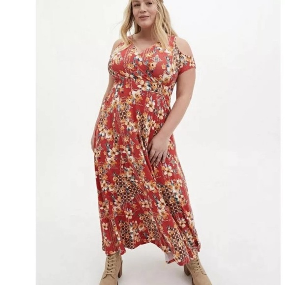 TORRID Women's Super Soft Orange Red Floral Cold Shoulder Surplice Maxi Dress‎ 1 - Picture 1 of 14